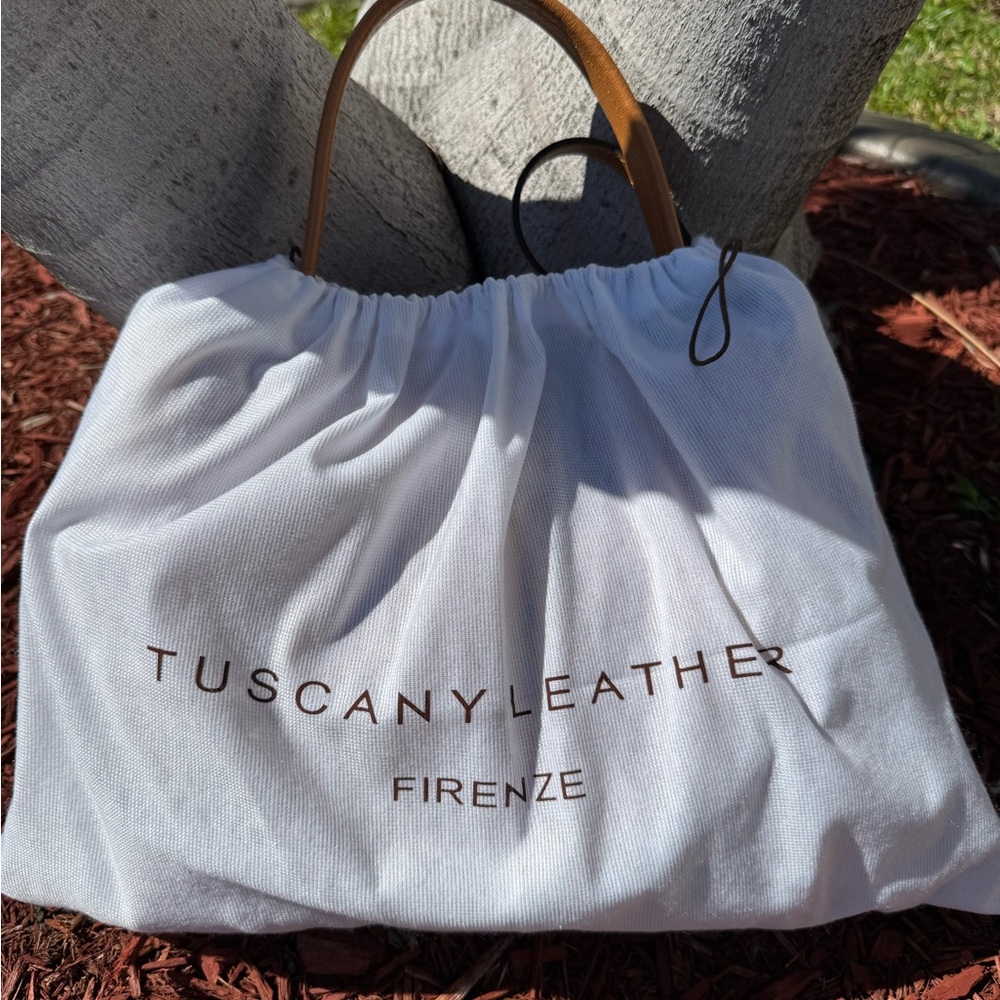 Chic Tan Shoulder Bag - Picture 6 of 6